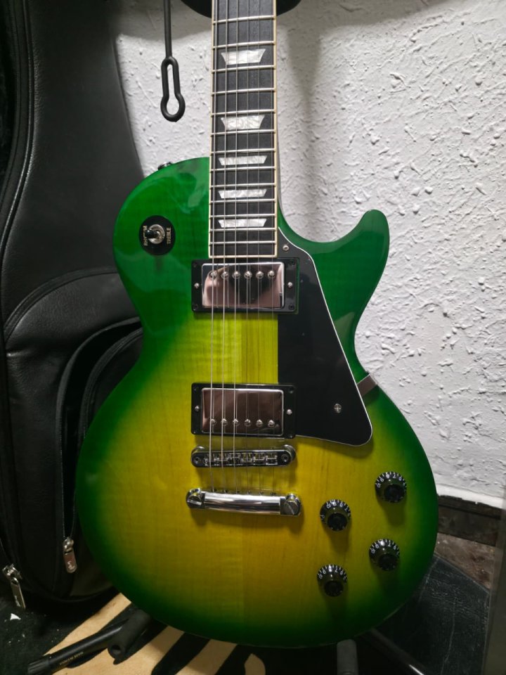 Gibson Les Paul Studio Session Iguana Burst 2026 de segunda mano · Foto 1 de 3 · Valencia · 1750 €