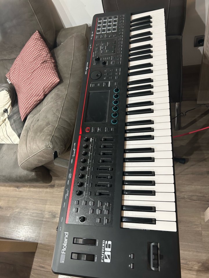 Roland Fantom-06
