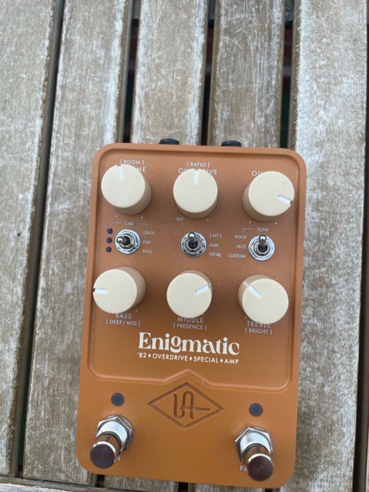 UAD Enigmatic 82 de segunda mano · Foto 4 de 5 · Madrid · 250 €