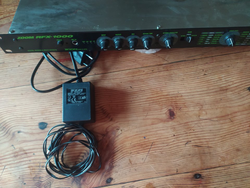 multiefectos ZOOM RFX1000 de segunda mano · Foto 2 de 3 · Huesca · 80 €