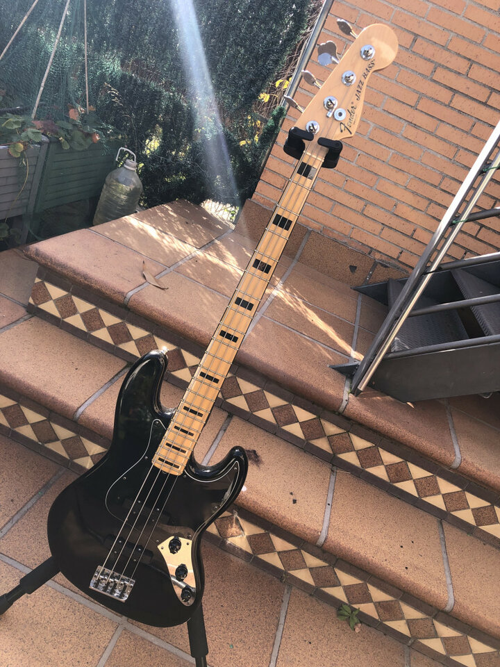 Fender Jazz Bass Deluxe con estuche original Fender