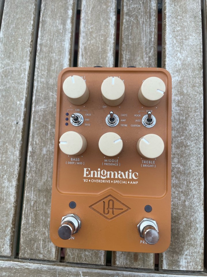 UAD Enigmatic 82 de segunda mano · Foto 5 de 5 · Madrid · 250 €