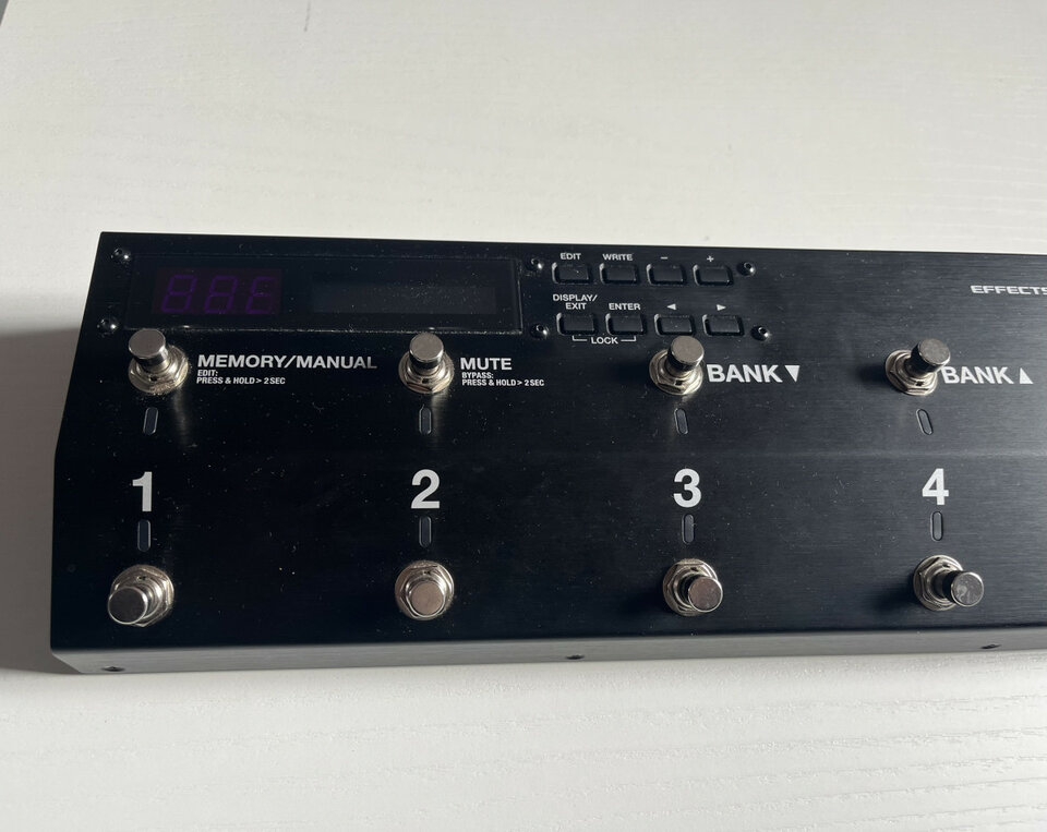 Boss ES-8 Effects Switching System