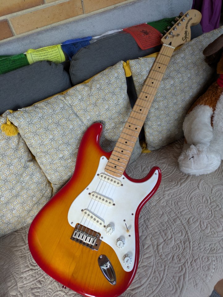 Squier Stratocaster Standard 70s, pastillas Fender Std