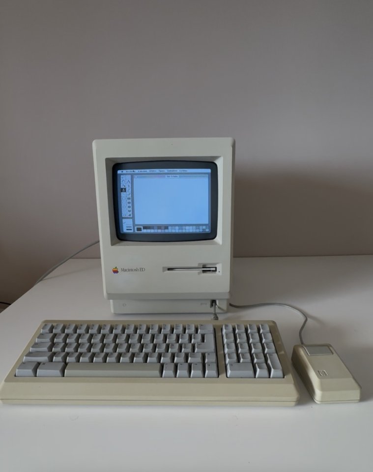 Apple Macintosh ED 512k M0001D Original de segunda mano · Foto 1 de 6 · Barcelona · 650 €