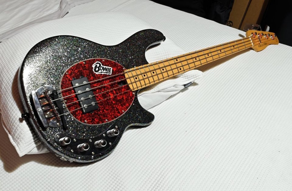 Sire Z3 Stingray Sparkle Mod ultra light de segunda mano · Foto 1 de 9 · Lugo · 395 €