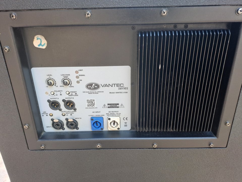 Subgraves Das Vantec 218a Autoamplificados de segunda mano · Foto 3 de 9 · Sevilla · 3000 €