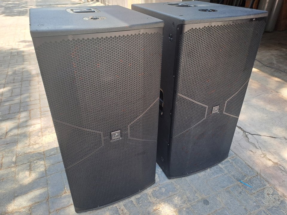 Subgraves Das Vantec 218a Autoamplificados de segunda mano · Foto 5 de 9 · Sevilla · 3000 €