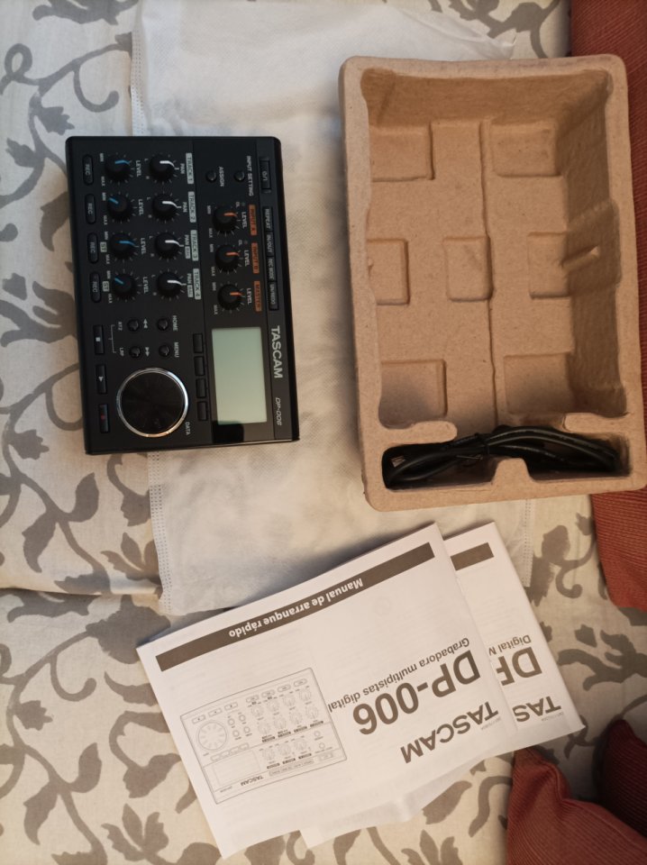 vendo Tascam pocketstudio DP-006 de segunda mano · Foto 1 de 6 · Barcelona · 130 €