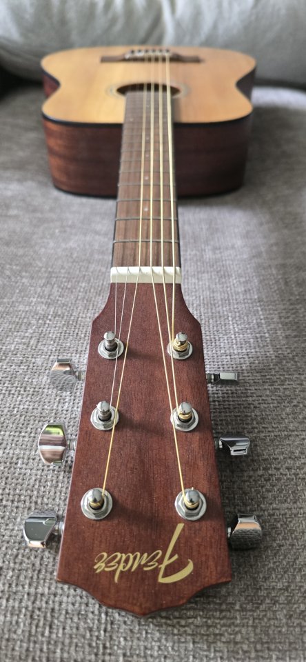 Fender FA-15 de segunda mano · Foto 8 de 10 · Madrid · 99 €
