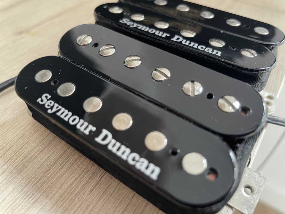 Set Pastillas Seymour Duncan Distortion de segunda mano · Foto 2 de 4 · Madrid · 149 €