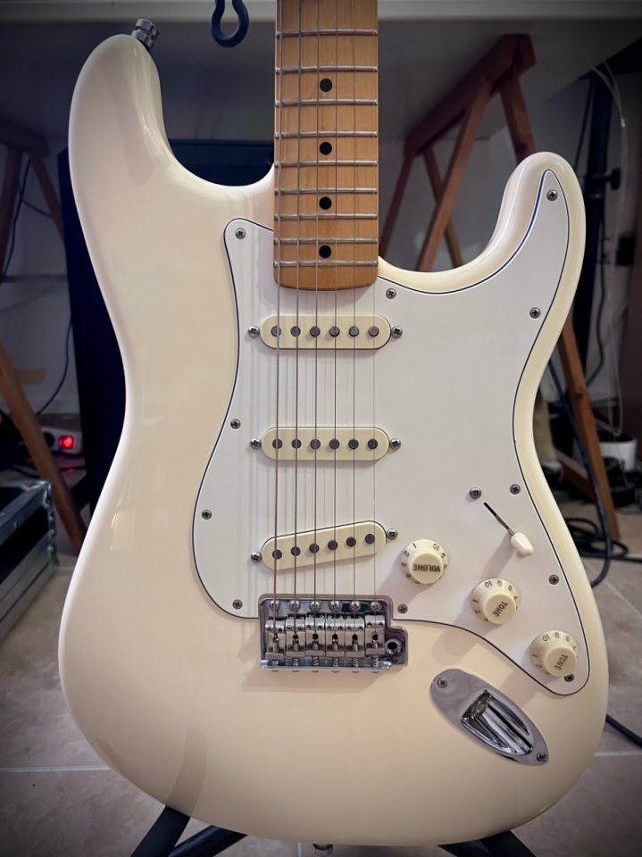Fender® STRATOCASTER Jimi Hendrix de segunda mano · Foto 2 de 10 · Badajoz · 900 €