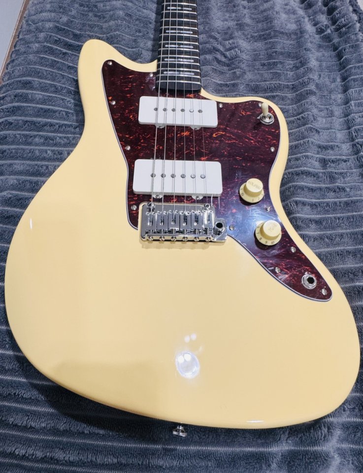 Sire Larry Carlton J3 Vintage White de segunda mano · Foto 2 de 10 · SC Tenerife · 210 €