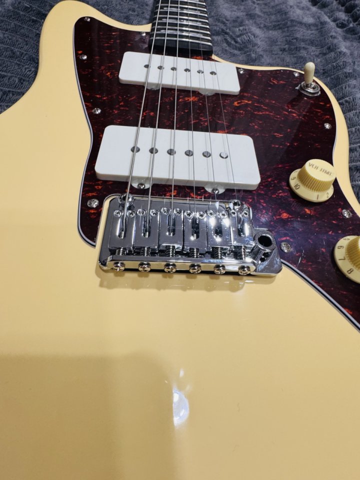 Sire Larry Carlton J3 Vintage White de segunda mano · Foto 3 de 10 · SC Tenerife · 210 €