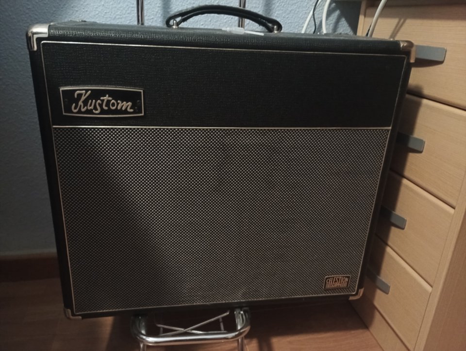 Kustom Defender v50 de segunda mano · Foto 1 de 8 · Córdoba · 400 €