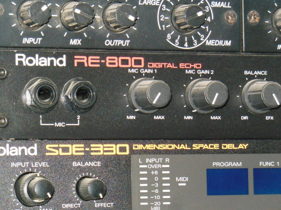 ROLAND RE-3 Space Echo & RE-800