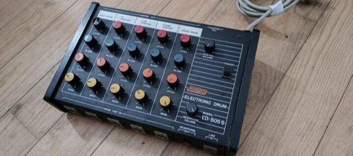Drum machine analog synthesizer