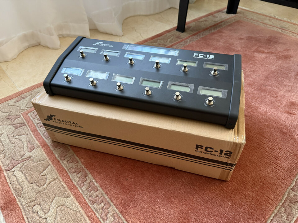 RESERVADO Fractal Axe-FX III MK II Turbo + FC-12 Mk II + Rack de segunda mano · Foto 7 de 9 · Málaga · 3200 €