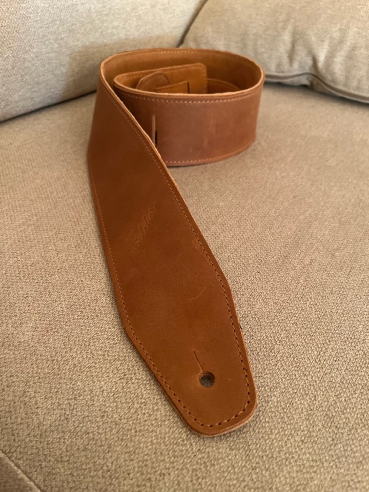 Correa piel guitarra o bajo de segunda mano · Foto 3 de 6 · Valencia · 20 €