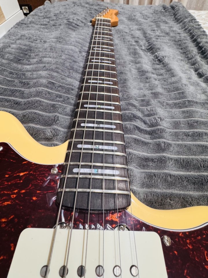 Sire Larry Carlton J3 Vintage White de segunda mano · Foto 4 de 10 · SC Tenerife · 210 €