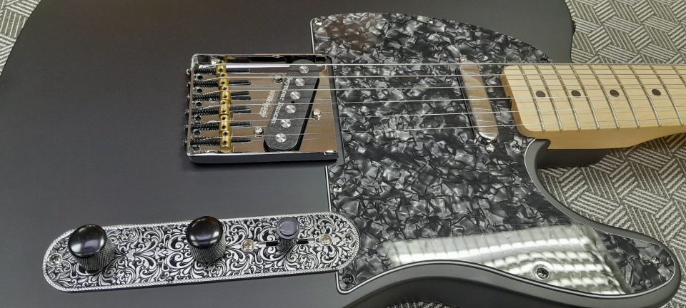 GUITARRA DE LUTHIER de segunda mano · Foto 1 de 6 · Madrid · 2200 €