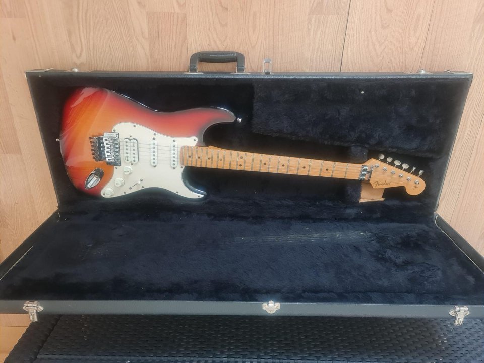 Fender Stratocaster FR CLASSIC STRAT MN 3TS