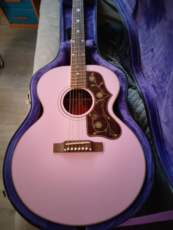 Guitarra electroacústica epiphone edición limitada de segunda mano · Foto 2 de 5 · Zaragoza · 550 €