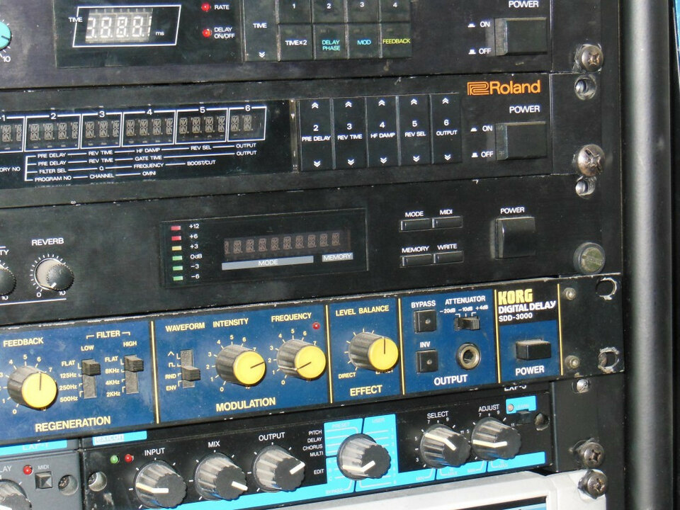 ROLAND RE-3 Space Echo & RE-800