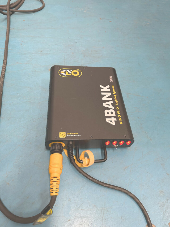 Pantalla KINOFLO 4 tubos