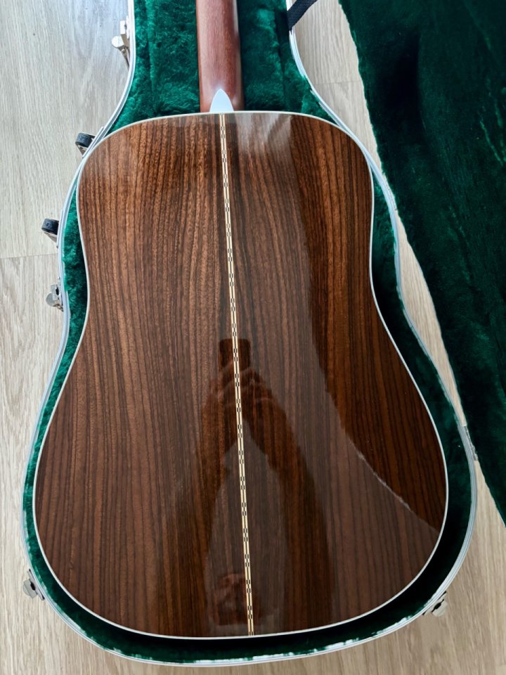 Martín D-28 Standard