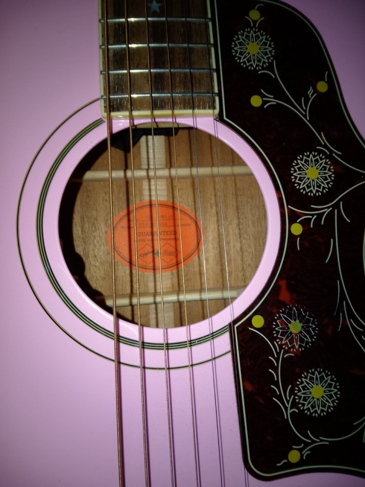 Guitarra electroacústica epiphone edición limitada de segunda mano · Foto 3 de 5 · Zaragoza · 550 €