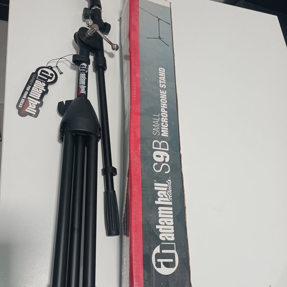 Pie de Micro de segunda mano · Foto 1 de 3 · Málaga · 20 €