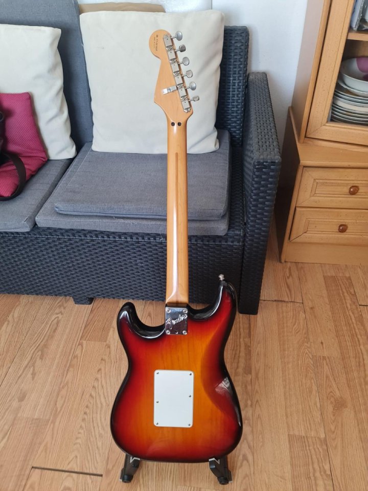 Fender Stratocaster FR CLASSIC STRAT MN 3TS