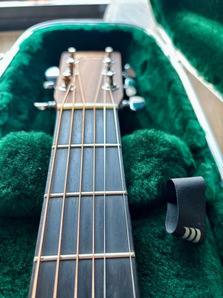 Martín D-28 Standard