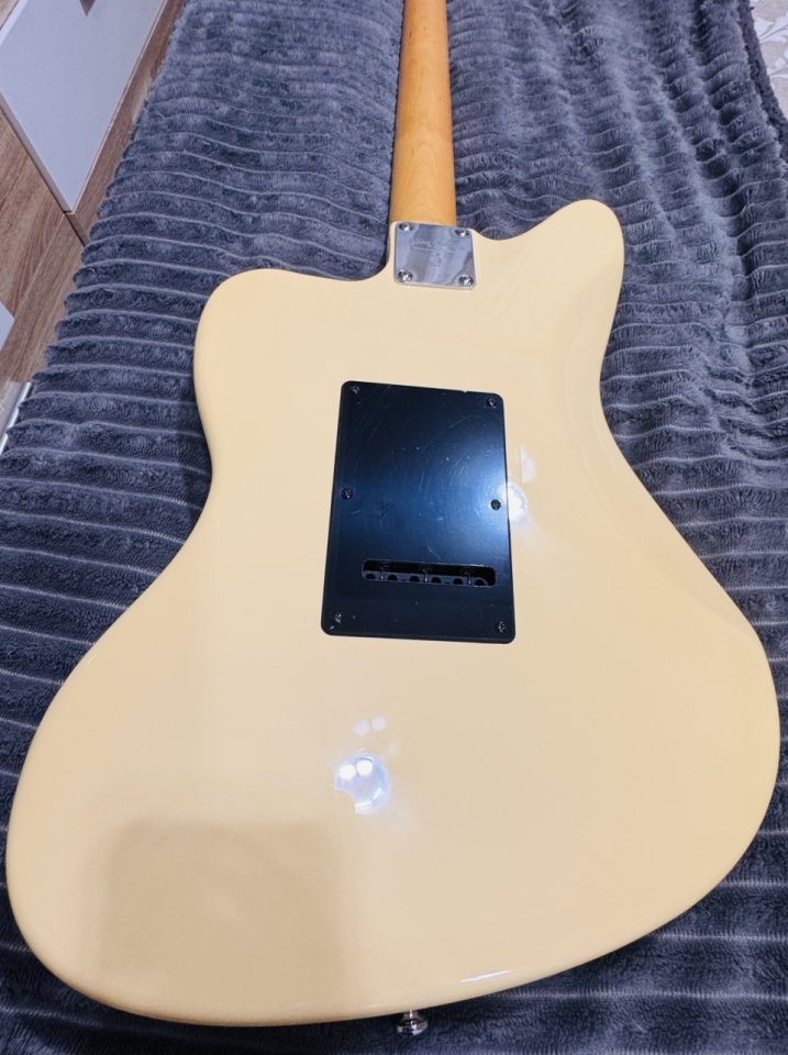 Sire Larry Carlton J3 Vintage White de segunda mano · Foto 8 de 10 · SC Tenerife · 210 €