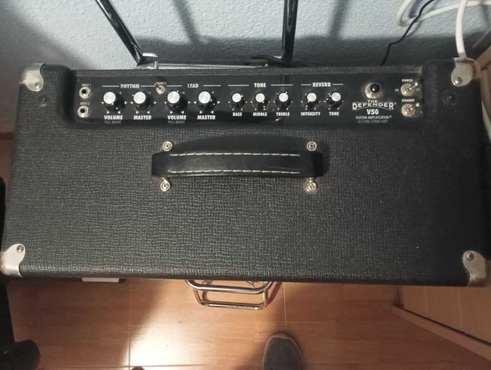 Kustom Defender v50 de segunda mano · Foto 6 de 8 · Córdoba · 400 €