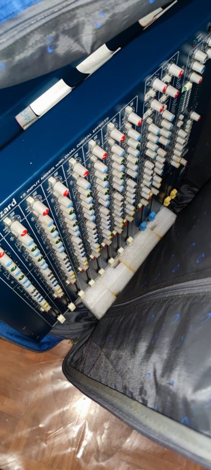 Guitarras variadas, amplis, etc, y más material, 2a parte