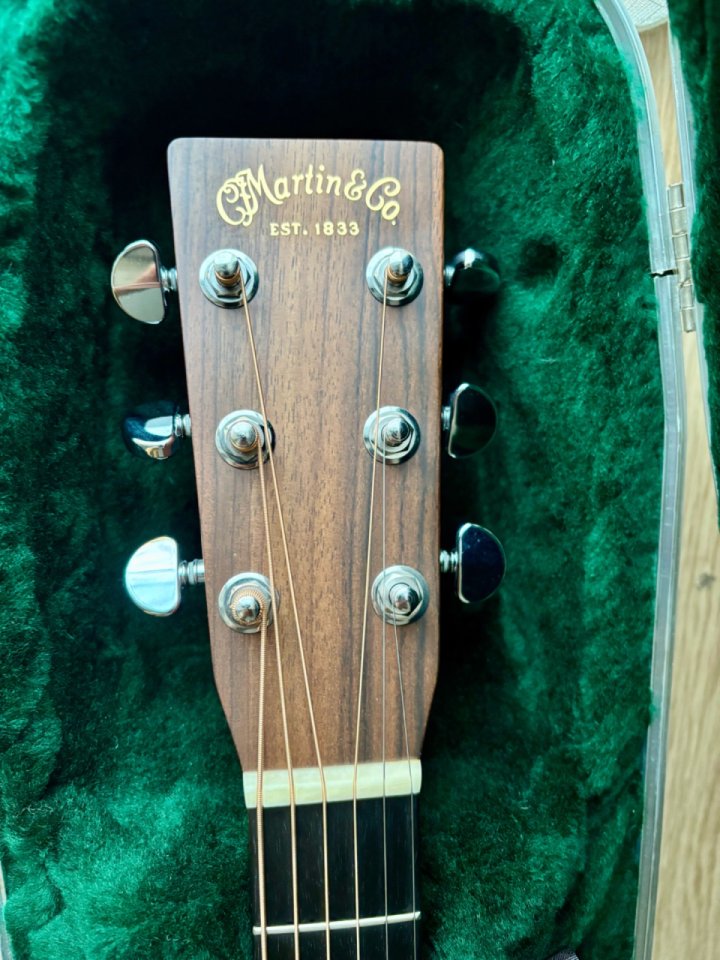 Martín D-28 Standard