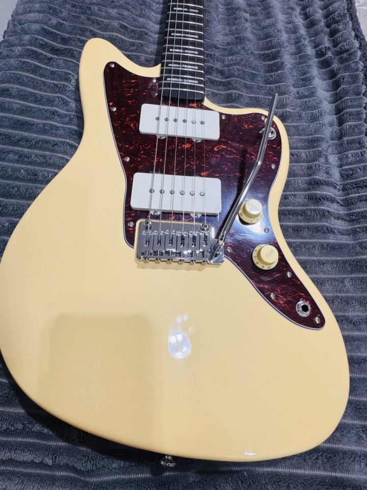 Sire Larry Carlton J3 Vintage White de segunda mano · Foto 9 de 10 · SC Tenerife · 210 €