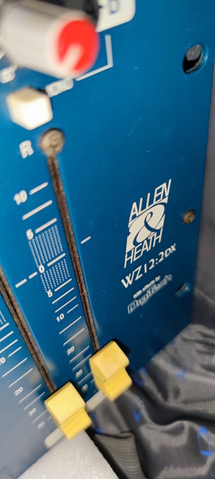 Guitarras variadas, amplis, etc, y más material, 2a parte