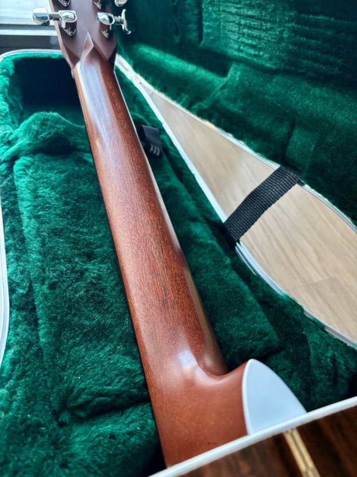 Martín D-28 Standard