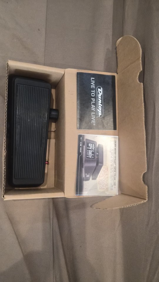 Mister Cry Baby Volumen Wah Model Ew-95V de segunda mano · Foto 1 de 9 · Castellón · 150 €