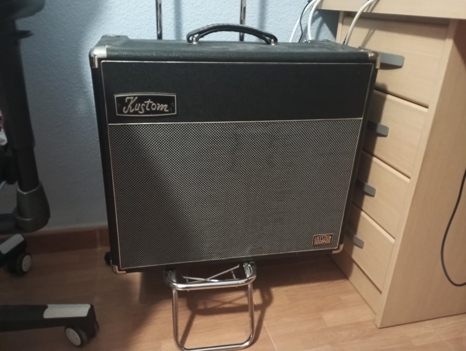 Kustom Defender v50 de segunda mano · Foto 8 de 8 · Córdoba · 400 €