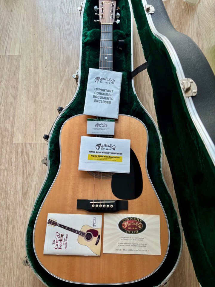 Martín D-28 Standard