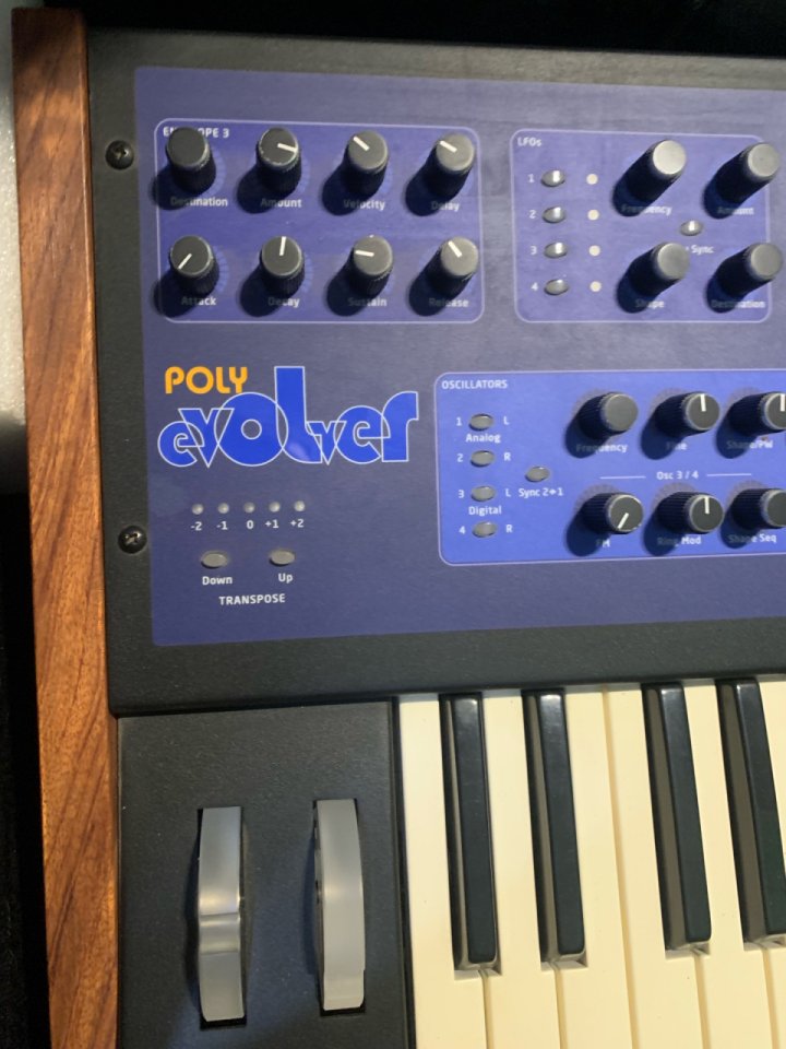 DSI Poly Evolver 61-key 4-Voice Polyphonic de segunda mano · Foto 1 de 8 · Alicante · 3500 €