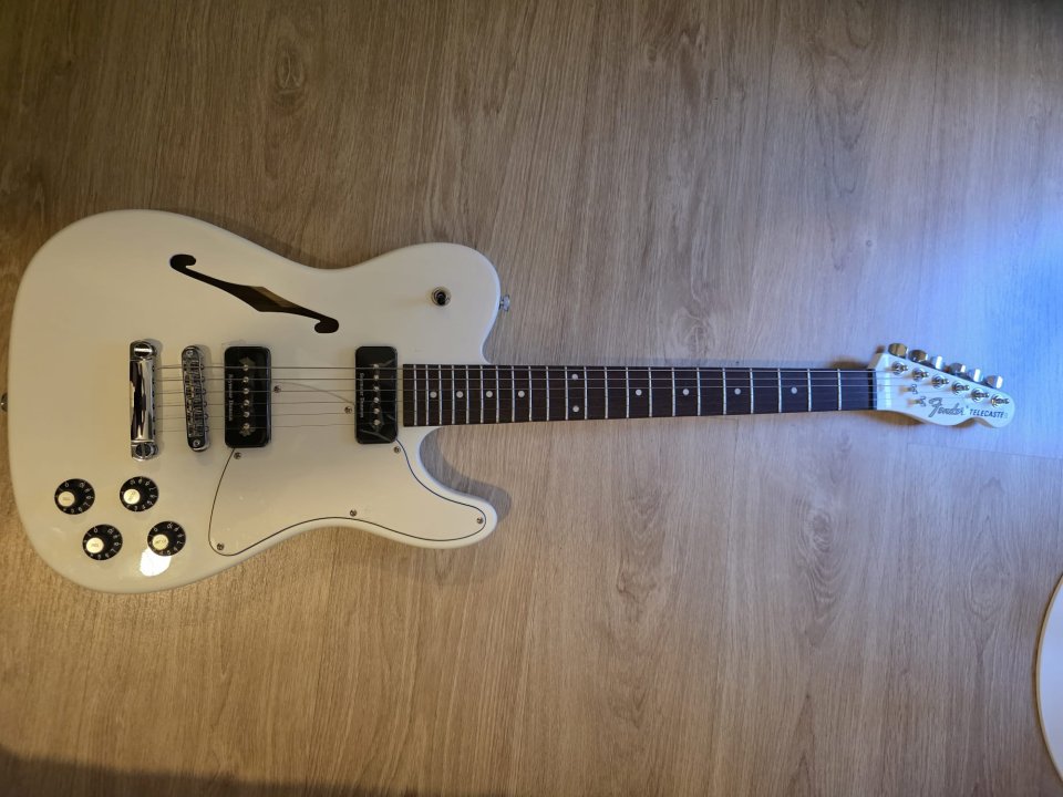 Fender Telecaster "Jim Adkins" blanca de segunda mano · Foto 1 de 4 · Zaragoza · 800 €