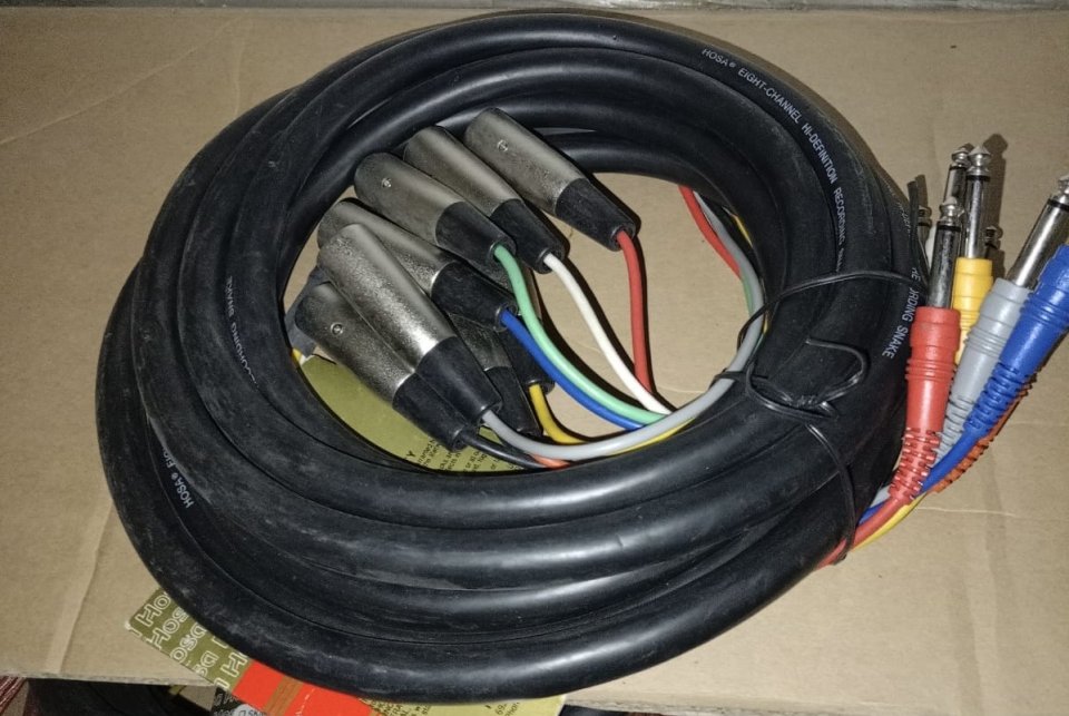 Manguera Hosa, 10 XLR macho  a 10 jack mono 1/4", 5 m de longitud. Jacks desbalanceados  Sin usar