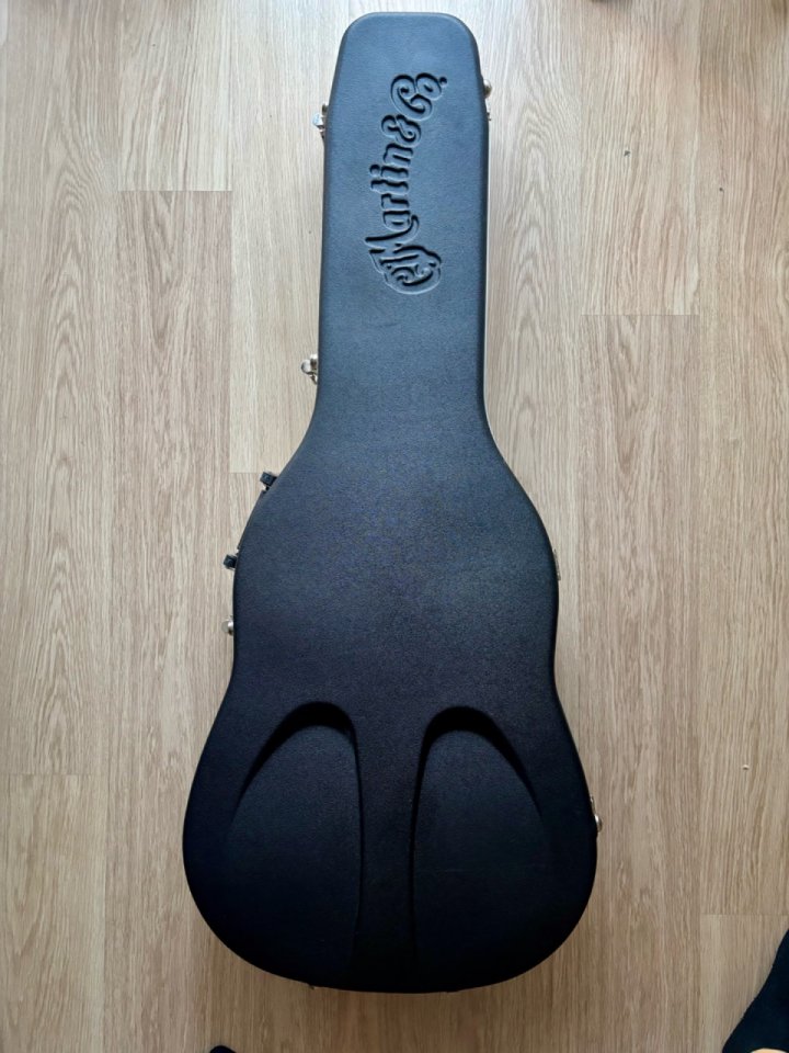 Martín D-28 Standard