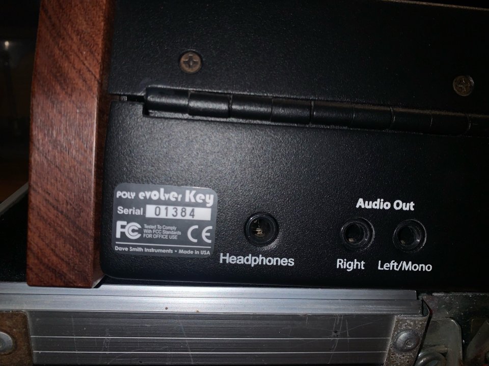 DSI Poly Evolver 61-key 4-Voice Polyphonic de segunda mano · Foto 4 de 8 · Alicante · 3500 €