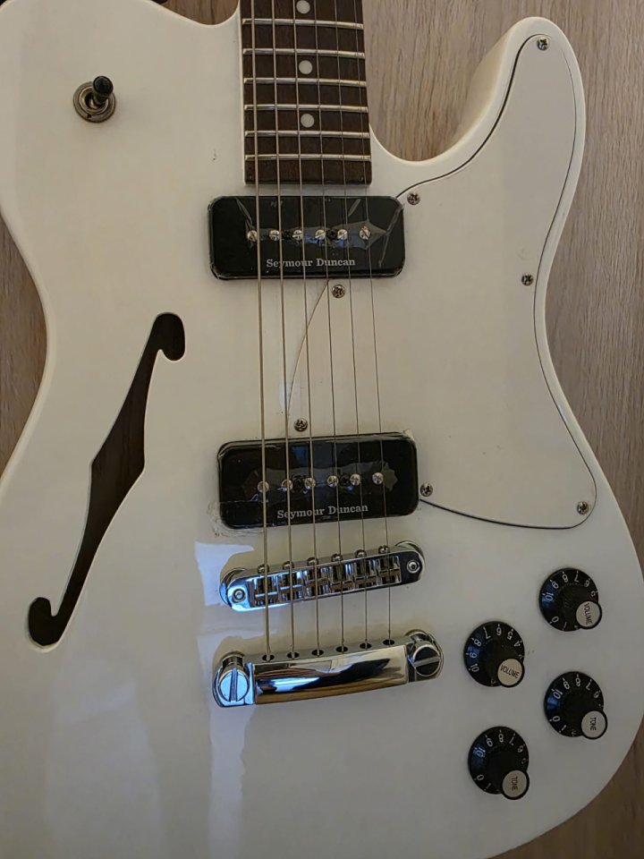 Fender Telecaster "Jim Adkins" blanca de segunda mano · Foto 3 de 4 · Zaragoza · 800 €